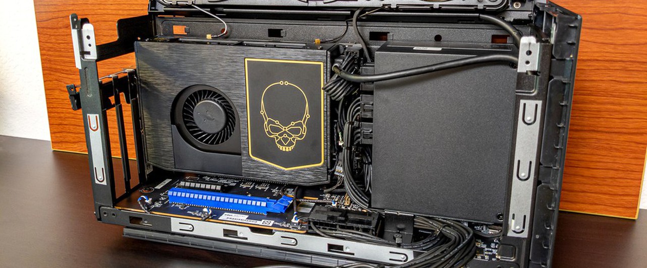 Фото: модульный игровой PC Intel размером с консоль