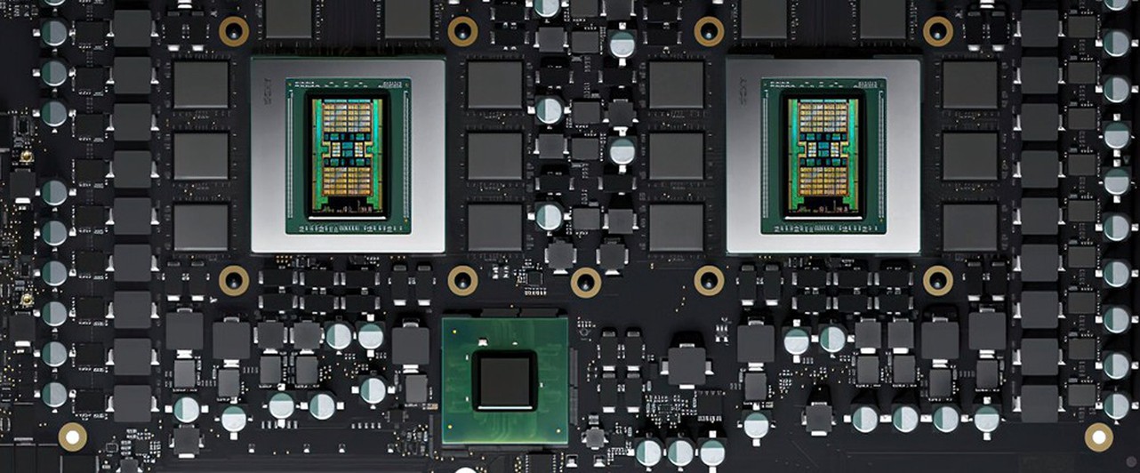 AMD показала видеокарту, сделанную из двух