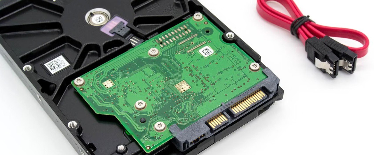 Исследователь сумел похитить данные с PC при помощи кабеля SATA, превращенного в антенну