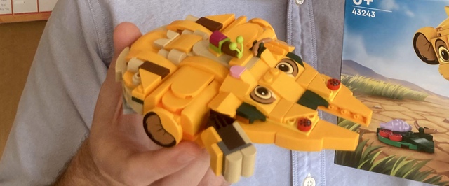 Тысячелетний Симба: из LEGO-версии Симбы собрали «Тысячелетний Сокол»