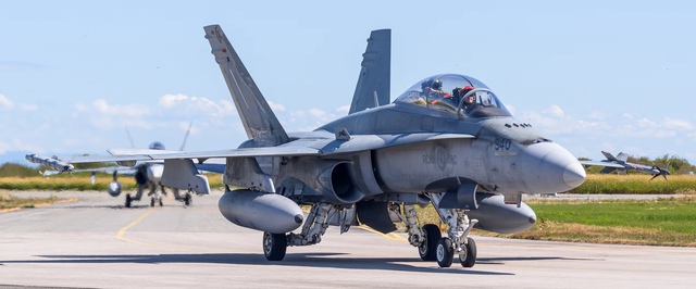 С авианосца «Гарри Трумэн» снова уронили истребитель F-18 — теперь при посадке
