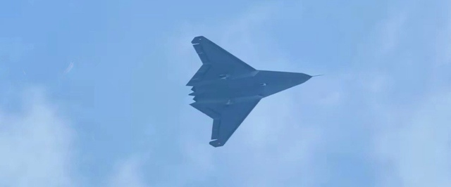 Новый истребитель 6 поколения в деталях показали снизу и сбоку