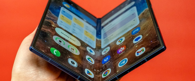 СМИ: складной iPhone получит сразу 5 камер и лишится SIM-карты