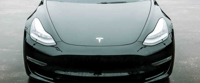 Автопилот Tesla научился превышать, лихачить и слегка нарушать ПДД