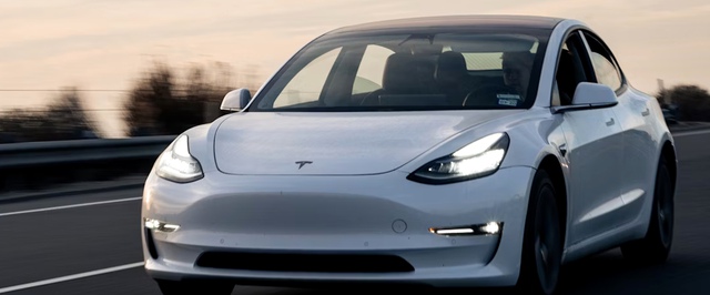 «Лихим» автопилотом Tesla заинтересовался регулятор