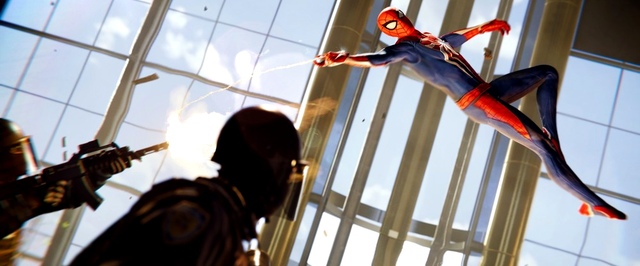 Посмотрите на четыре костюма из Spider-Man