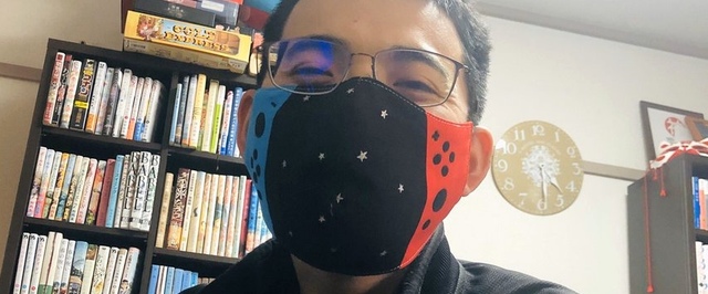 Японцы карантинят в очень модных масках: с усами Марио, броней Гандамов и котиками