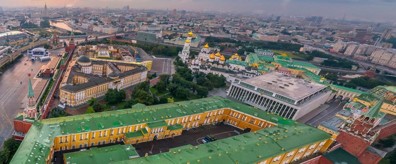 Фото: Москва в Microsoft Flight Simulator и в реальности