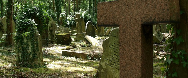 СМИ: «Ведьмака» снимают на старом лондонском кладбище