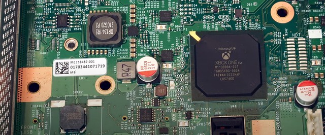 В Xbox Series S есть чип с маркировкой Xbox One