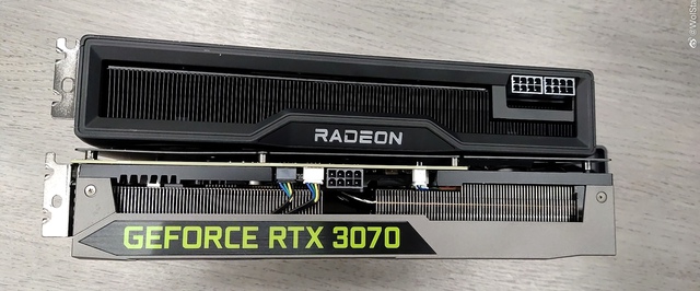 Фото: GeForce RTX 3070 вместе с Radeon RX 6800 XT