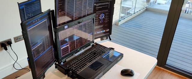 Анонсирован ноутбук с 7 экранами