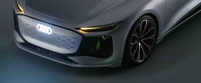 Audi показала электромобиль с фарами-проекторами: на них можно играть в игры