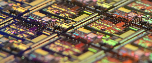 Samsung начала серийное производство чипов DDR5