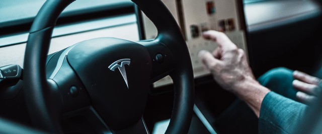 Сотни владельцев Tesla временно потеряли доступ в машины из-за проблем с приложением