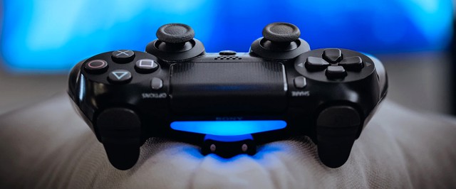 Sony уволила вице-президента PlayStation Network, попавшего в ролик охотников на педофилов