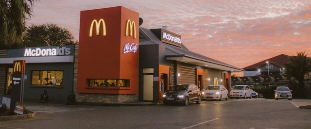 Против «Макдоналдс» подали иск на $900 миллионов из-за морожениц
