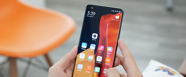 СМИ: Xiaomi, Oppo и Huawei вдвое сократили поставки смартфонов в Россию