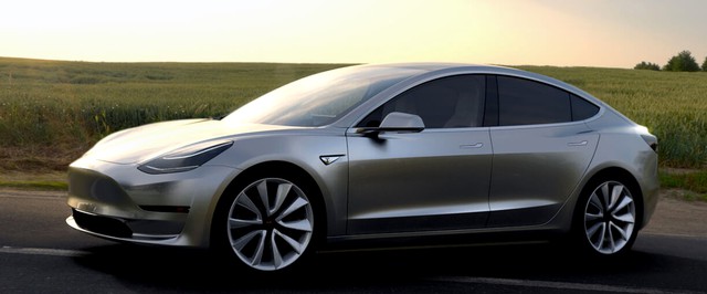 Спортсмен-ультрамарафонец попробует «обогнать» Tesla Model 3