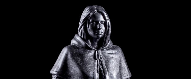 CD Projekt выпустила бетонную статую Цири