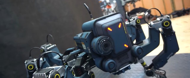 Энтузиаст собрал работающую реплику робота из Cyberpunk 2077 с управлением от геймпада
