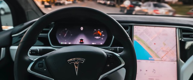 Steam может впервые заработать на электромобилях Tesla в августе