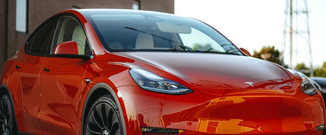 Автопилот Tesla подорожает до $15000 со «смехотворно дешевых» $12000
