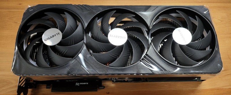 GeForce RTX 4090 уже можно купить в Гонконге: фото