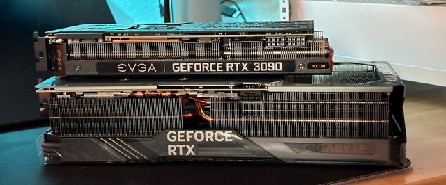 GeForce RTX 4090 такая большая, что иногда не влезает в корпус. Придется резать