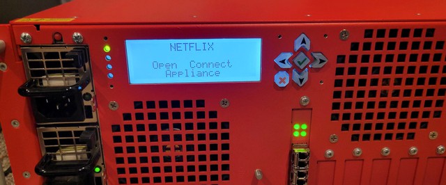 Что внутри кэш-сервера Netflix: фото