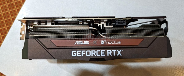 Найдена 5-слотовая GeForce RTX 4080 — кажется, это рекорд