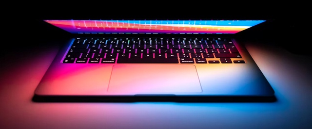 СМИ: Apple готовит MacBook с сенсорным экраном и OLED