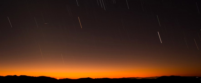 Над Калифорнией заметили череду метеоров. Оказалось, это антенна МКС