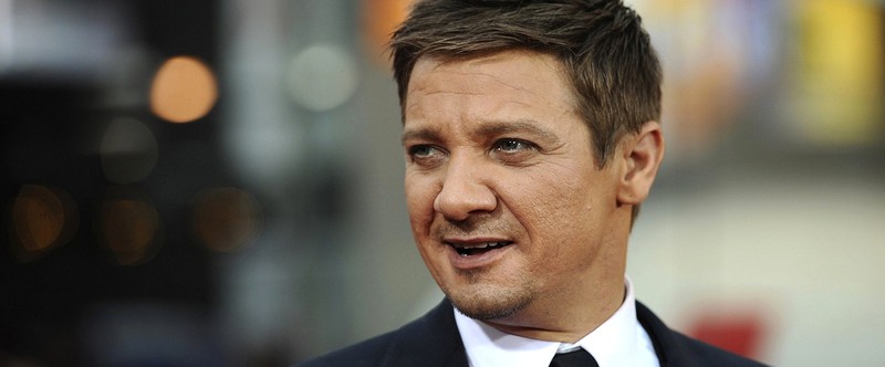 «Я решил выжить»: Джереми Реннер дал интервью о травмах после встречи с ратраком