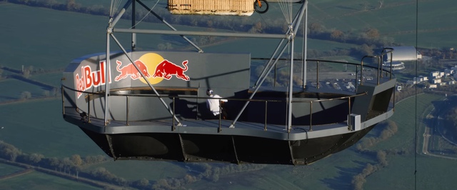 Red Bull построила летающий BMX-трек