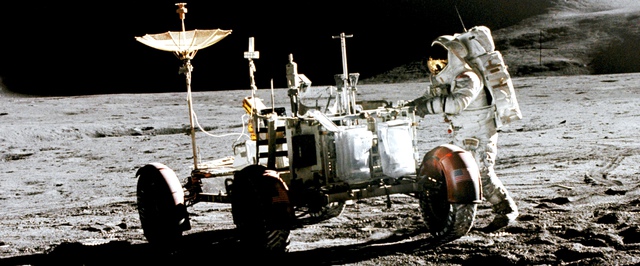 Астронавты испытывают «лунную тачку»: видео