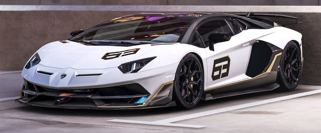 Геймплей тестовой версии Forza Motorsport: Corvette и суперкар идут по треку
