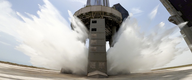 Для ракеты Starship построили «стартовый душ»: видео испытаний