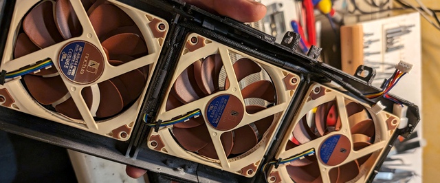 GeForce RTX 4090 с вентиляторами Noctua: фото