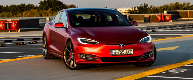 Tesla отложила запуск автопилота на базе ИИ