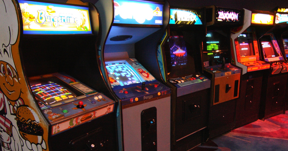 Игровой автомат 7 годовщина. Игровой автомат Атари. Игры из игровые автоматы 90 х. Коровка Филион игровые автоматы.