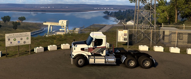 Автомобильный Стоунхендж и другие достопримечательности Небраски в American Truck Simulator