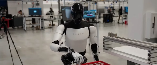 Tesla показала роботов, собирающих батареи — их учат люди в VR-гарнитурах