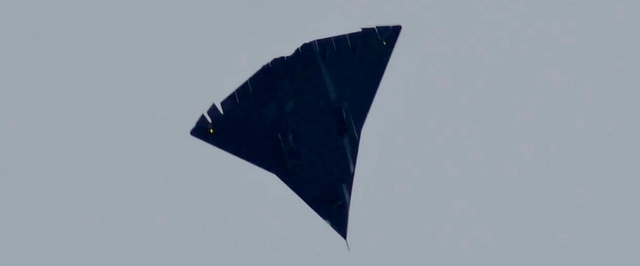 Истребитель 6 поколения J-36 засняли крутящим пилотаж