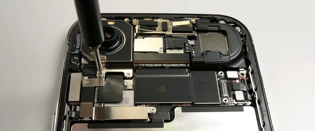 Посмотрите, что внутри у iPhone Air