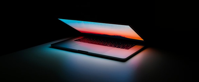 СМИ: MacBook Pro получит OLED-экран