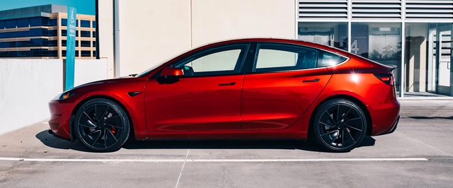 Возможно, в Tesla впервые попал метеорит