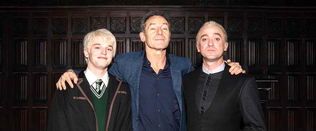 Воссоединение Малфоев: Джейсон Айзекс пришёл на спектакль Тома Фелтона