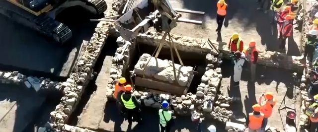 Древнеримский саркофаг открыли впервые за 1700 лет — он был герметично запечатан