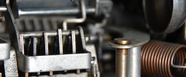 На механическом калькуляторе разделили на 0 — он заглючил